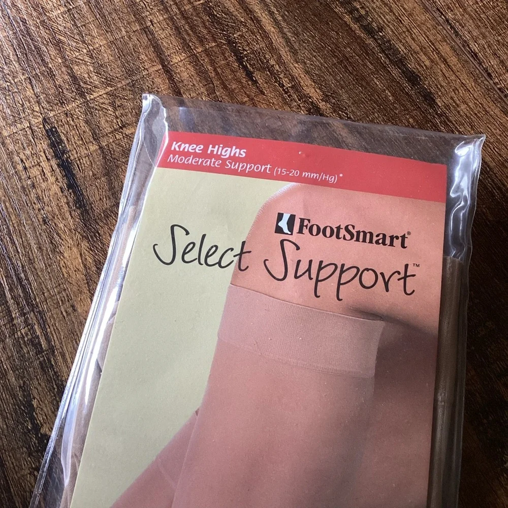 NEW FootSmart‎ Graduated Compression Knee High Stockings Silky Beige Queen Size